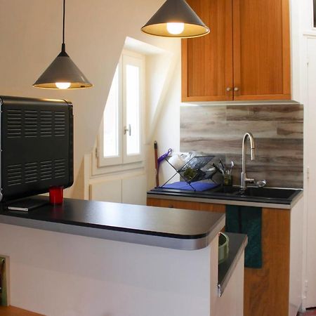 Apartment In The Center Of Париж Екстериор снимка
