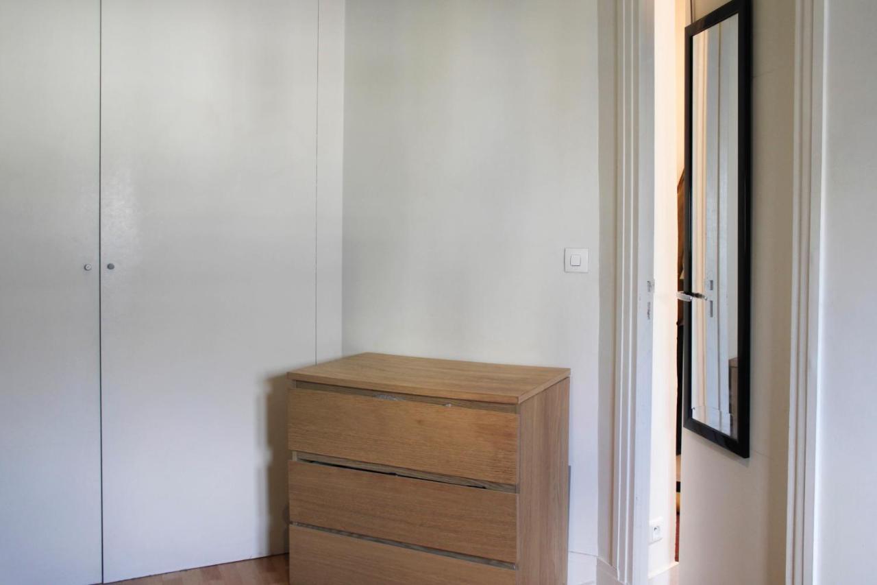 Apartment In The Center Of Париж Екстериор снимка